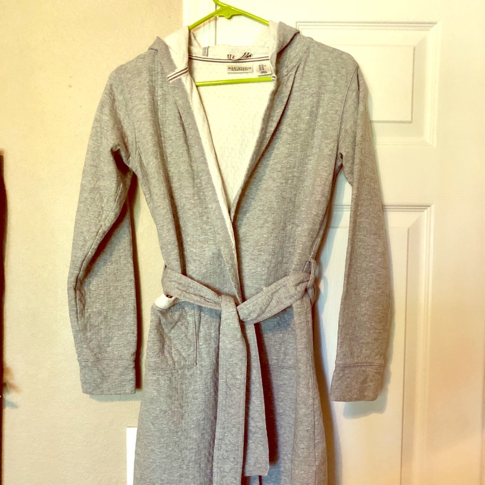 Max Studio Sleepwear Women’s Grey Short Bathrobe
